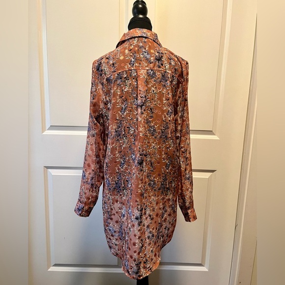 Solitaire Sheer Pink Floral Oversized Button-Down Blouse – Size M – P2P ~20” - Picture 2 of 5